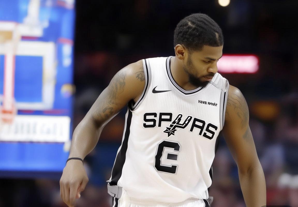 圣诞大战前瞻：亚历山大率俄克拉荷马城雷霆挑战圣安东尼奥马刺，维克托·文班亚马出战成疑