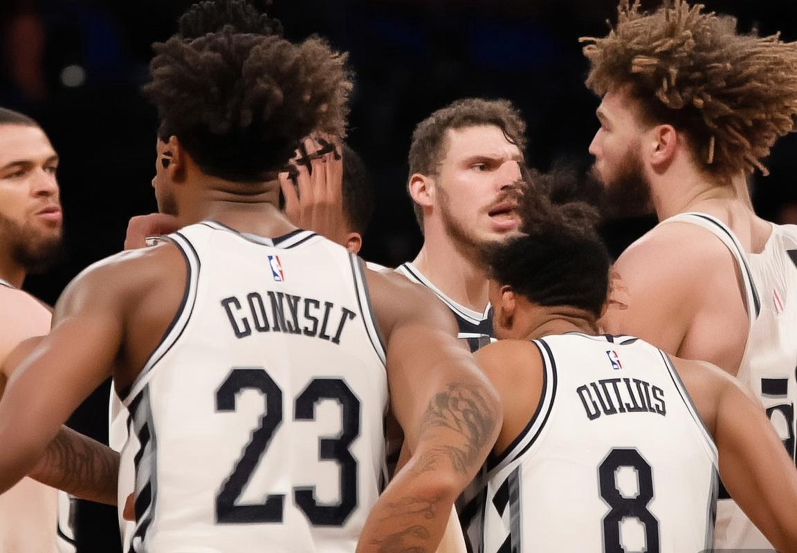 圣诞大战前瞻：亚历山大率俄克拉荷马城雷霆挑战圣安东尼奥马刺，维克托·文班亚马出战成疑